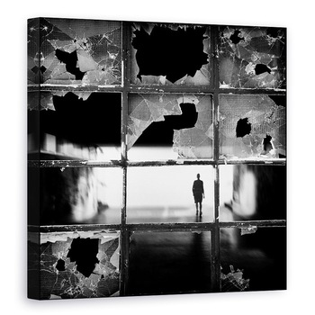 Tablou canvas - Fracturi, Fereastra, Alb-Negru, Rupt, Figura, Persoana, 70 x 70 cm Tablou canvas - Fracturi, Fereastra, Alb-Negru, Rupt, Figura, Persoana, 70 x 70 cm