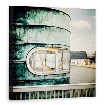 Tablou canvas - Mica Sirena, Editare Creativa, Fereastra, Rezervor, Metal, Vintage, 70 x 70 cm Tablou canvas - Mica Sirena, Editare Creativa, Fereastra, Rezervor, Metal, Vintage, 70 x 70 cm