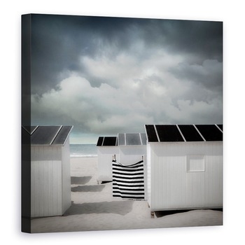 Tablou canvas - Asteptand Vara, Peisaj, Nori, Plaja, Baraca, Mare, 70 x 70 cm Tablou canvas - Asteptand Vara, Peisaj, Nori, Plaja, Baraca, Mare, 70 x 70 cm