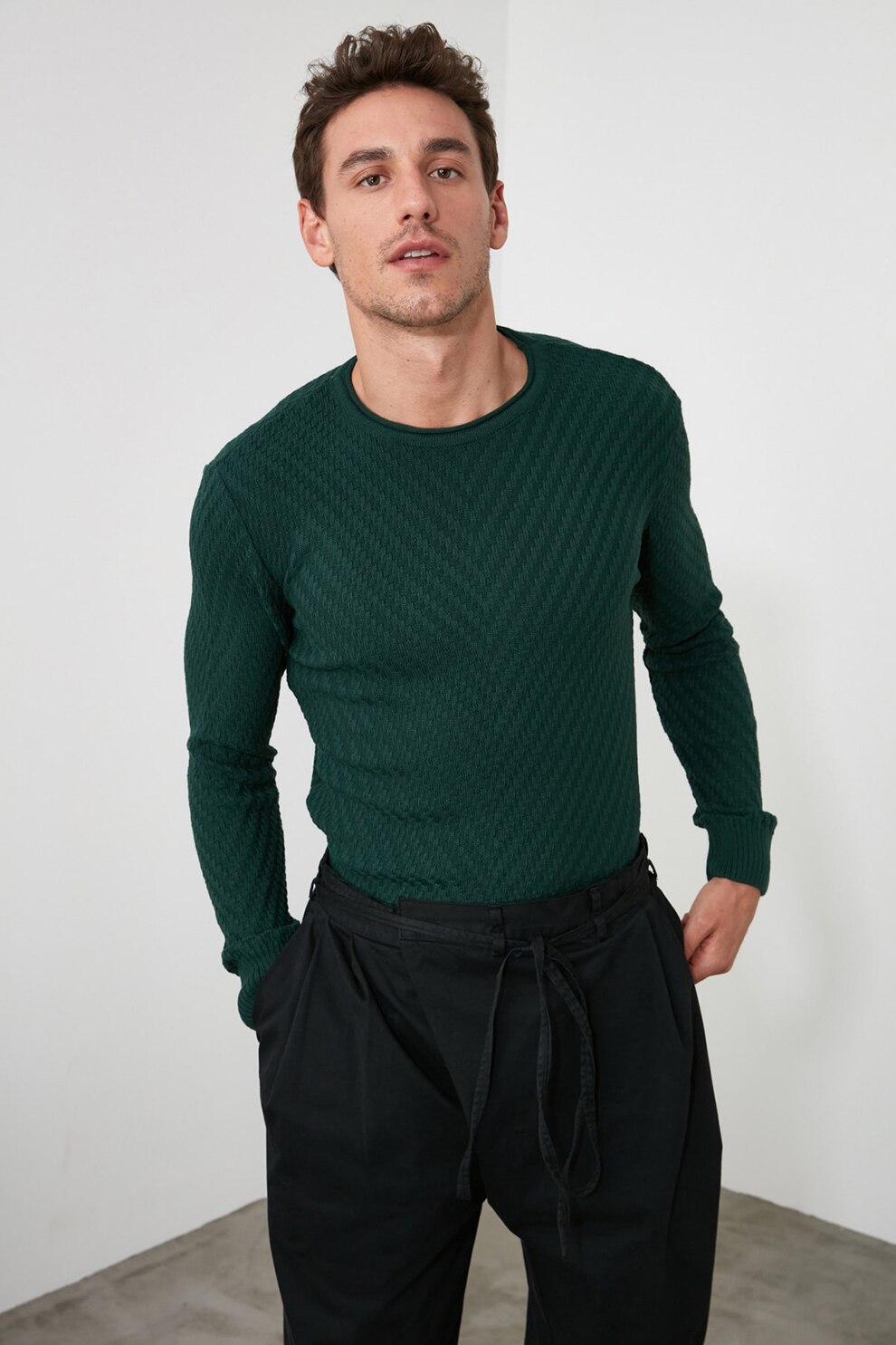 Trendyol, Pulover din tricot cu decolteu la baza gatului, Verde englez