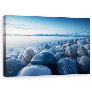 Tablou canvas - Un Ocean De Timp, Pietricica, Plaja, Ocean, Norvegia, Troms, 60 x 100 cm Tablou canvas - Un Ocean De Timp, Pietricica, Plaja, Ocean, Norvegia, Troms, 60 x 100 cm