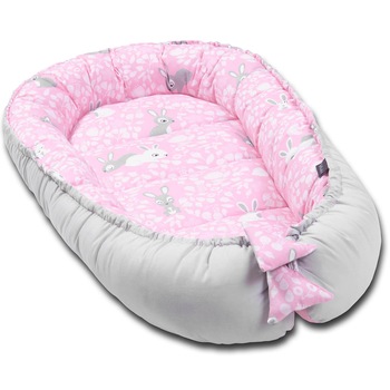 Cosulet bebelus pentru dormit Kidizi Baby Nest Cocoon 90x50 cm Sweet Bunny Grey, husa 100% bumbac Cosulet bebelus pentru dormit Kidizi Baby Nest Cocoon 90x50 cm Sweet Bunny Grey, husa 100% bumbac