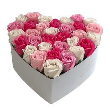 Inima din Trandafiri din Sapun, Colorissima, Ciclam, Roz, Alb, 25 cm Inima din Trandafiri din Sapun, Colorissima, Ciclam, Roz, Alb, 25 cm