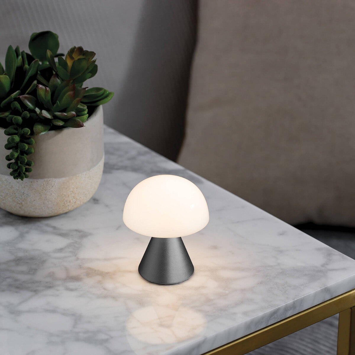 Lampa LED portabila Lexon, Mina, reincarcabila prin USB, reglare intensitate lumina, autonomie baterie 12 h, lumina calda sau rece, negru