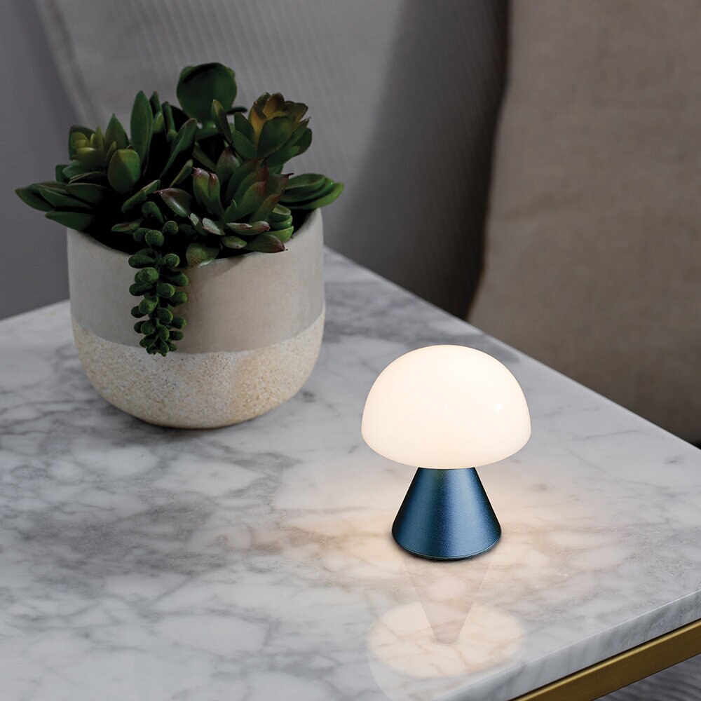 Lampa LED portabila Lexon, Mina, reincarcabila prin USB, reglare intensitate lumina, autonomie baterie 12 h, lumina calda sau rece, albastru