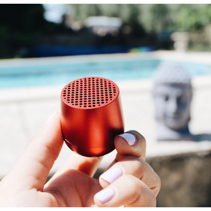 Boxa portabila Lexon, Mino+, conectare Bluetooth, functie hands-free, functie telecomanda pentru selfie-uri, incarcare wireless/USB-C, design mini, rosu