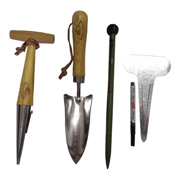 Set de gradinarit BAVICCHI, lopetica, suport genunchi, etichete si marker galvanizat, marcator, termometru de sol Set de gradinarit BAVICCHI, lopetica, suport genunchi, etichete si marker galvanizat, marcator, termometru de sol