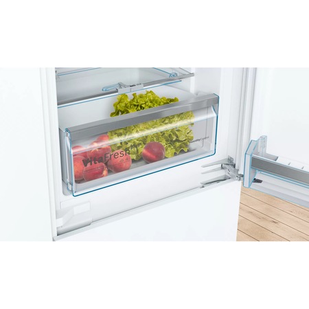 Combina frigorifica incorporabila Bosch KIS87AFE0 , 272 l, Clasa E, LowFrost, FreshSense, H 177 cm, Argintiu