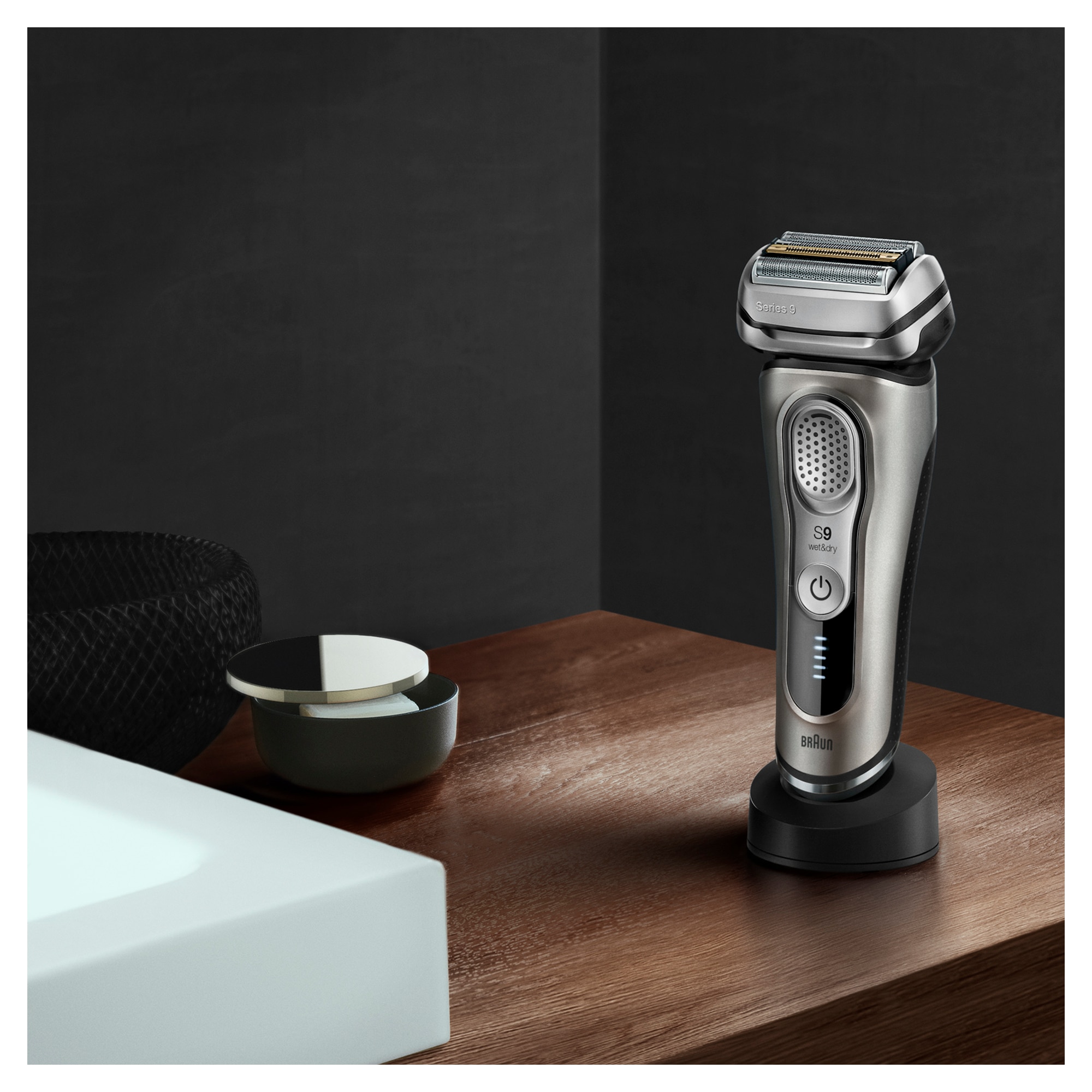Braun Series 9 9325s + Rasierer Grafit Aparat de ras electric Braun Series 9 9325s Wet&Dry, 40.000 de actiuni