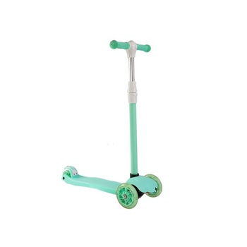 Trotineta Balance pentru copii cu roti luminoase, verde Trotineta Balance pentru copii cu roti luminoase, verde