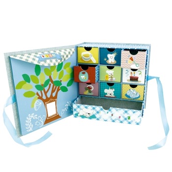 Cutie pentru amintirile bebelusului Imaginarium Top-moments Baby Box cu un capac si 10 sertare in interior Cutie pentru amintirile bebelusului Imaginarium Top-moments Baby Box cu un capac si 10 sertare in interior