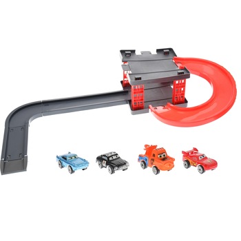 Set parcare si benzinarie cu masinute Cars, rampe si semne de circulatie 660-80 Set parcare si benzinarie cu masinute Cars, rampe si semne de circulatie 660-80