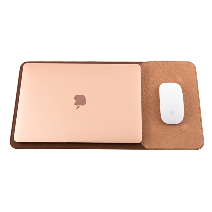 Husa laptop, MacBook PRO 15 inch, piele naturala cu mouse pad, inchidere magnetica, margini vopsite manual, e-store, maro