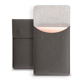 Husa laptop, MacBook PRO 13 inch, piele naturala cu mouse pad, inchidere magnetica, margini vopsite manual, e-store, gri Husa laptop, MacBook PRO 13 inch, piele naturala cu mouse pad, inchidere magnetica, margini vopsite manual, e-store, gri