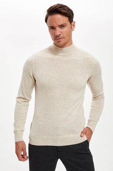 defacto pulover slim fit cu guler scurt maro nisip imagen 4_0_
0