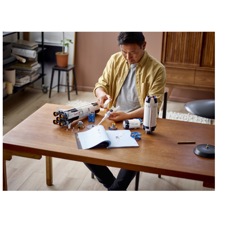 LEGO Ideas - NASA Apollo Saturn V 92176, 1969 piese - eMAG.ro