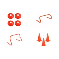 Set jaloane antrenament cu 4 conuri mici, 3 conuri mari, un obstacol mic si un obstacol mare