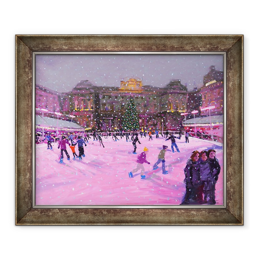 Tablou inramat - Andrew Macara - Patinaj de Craciun, Casa Somerset cu lumini roz, 50 x 60 cm