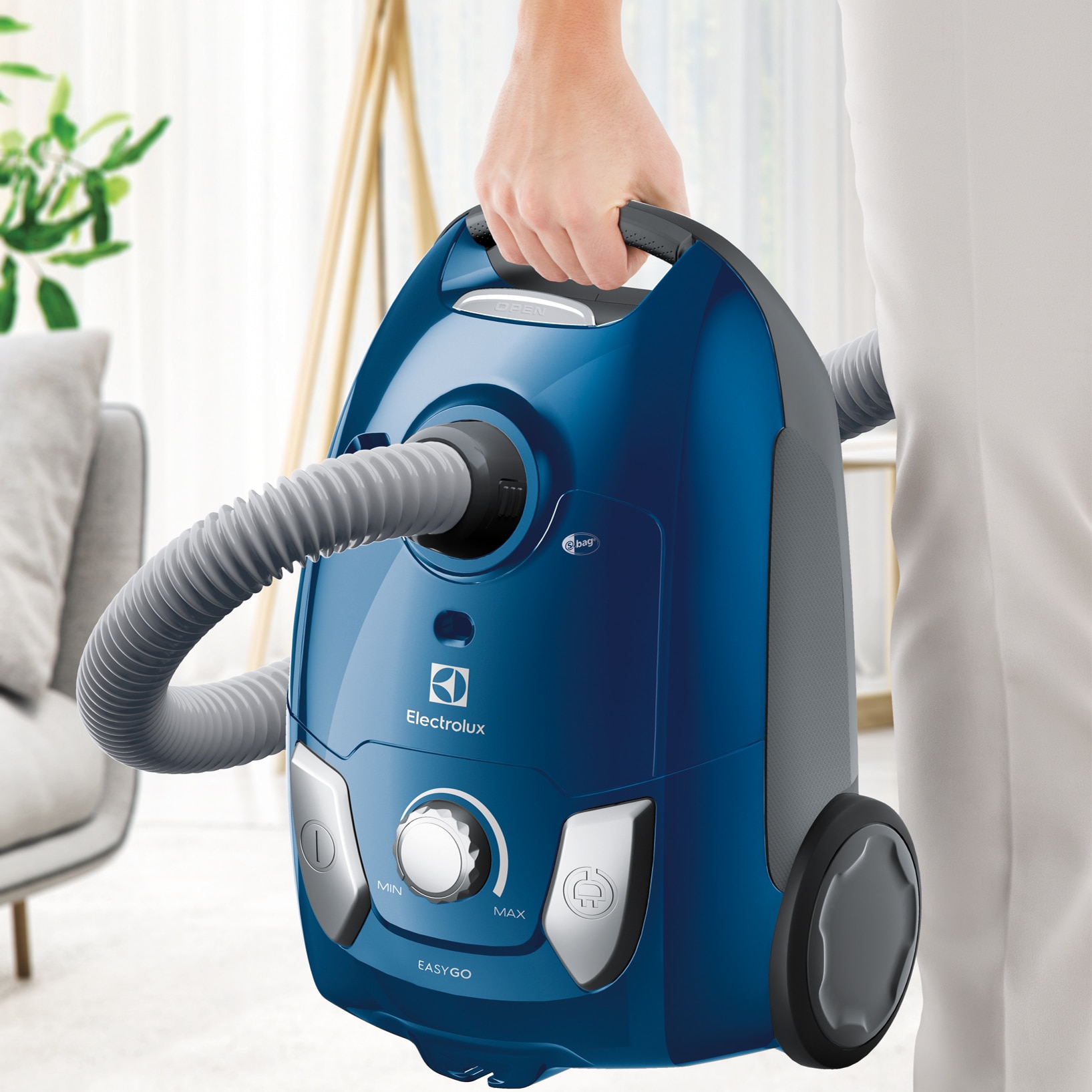 Aspirator cu sac, Electrolux, EEG41CB EasyGo, 750W, Albastru