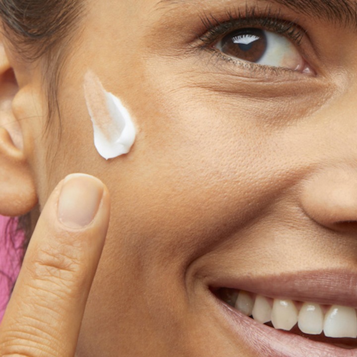 Комплект: Дневен крем Nivea Cellular Elasticity SPF30, 50 мл + Нощен крем Nivea Cellular Elasticity, 50 мл