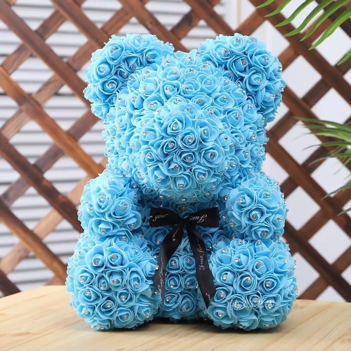 Ursulet din trandafiri de spuma, urs floral albastru, 25cm, handmade, cutie transparenta