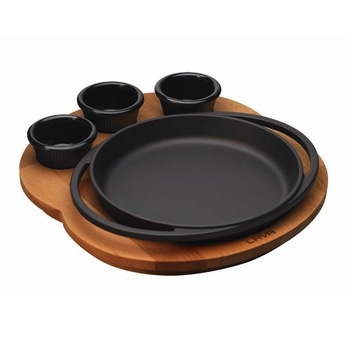 Platou servire fonta, rotund, cu suport din lemn, 20 cm - Lava Platou servire fonta, rotund, cu suport din lemn, 20 cm - Lava