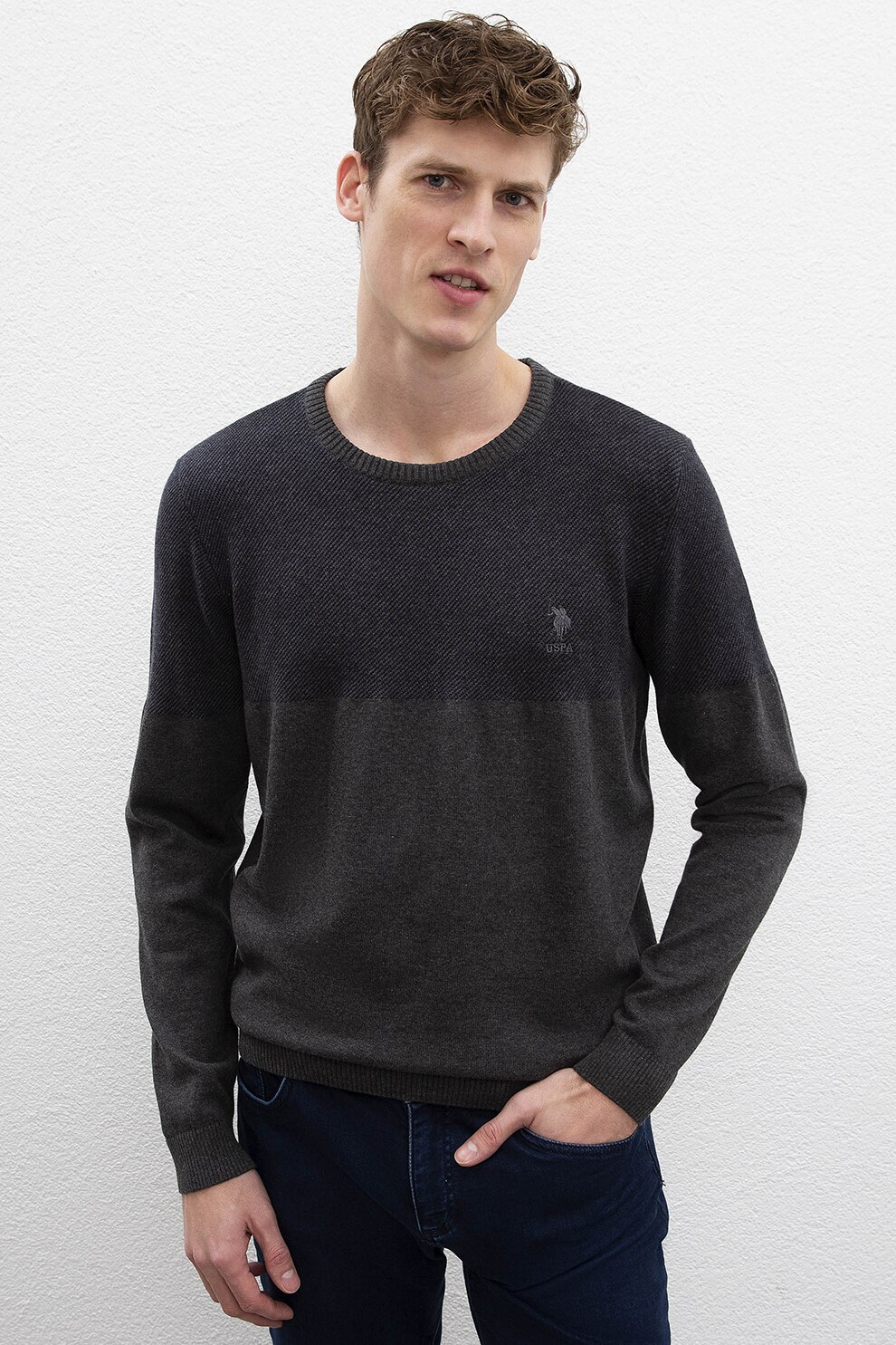 U.S. Polo Assn., Pulover cu decolteu la baza gatului si detaliu logo brodat, Gri antracit