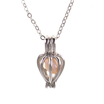 Lantisor cu perla dorintelor in scoica Lantisor cu perla dorintelor in scoica