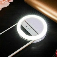Selfie Ring Lampa cu Lumina LED pentru Foto Video sau Live - Baterie Reincarcabila Lithium, 3 Intensitati de Lumina, Suport Prindere pe Telefon Smartphone si Cablu Micro USB - ALB