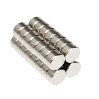 Set 70 Buc Magnet neodim disc foarte puternic, Createur, diam 4mm, gros 1.4 mm Set 70 Buc Magnet neodim disc foarte puternic, Createur, diam 4mm, gros 1.4 mm