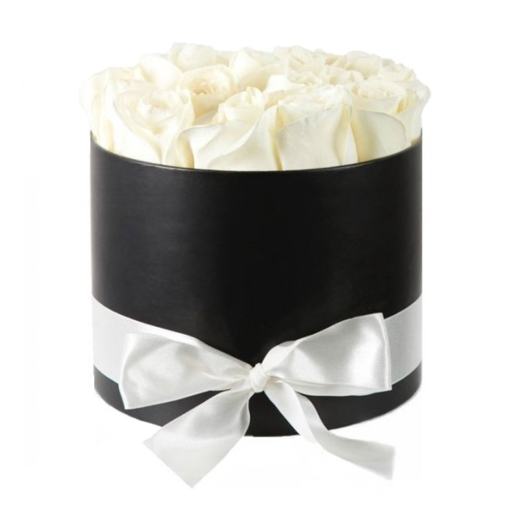 Флорална аранжировка Рози с аромат на сапун, бели, в луксозна черна кутия