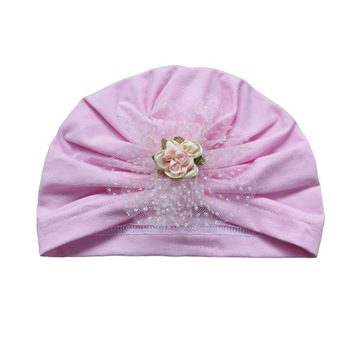 Turban botez Mic Pitic T39NN din tricot decorat cu tulle cu glitter si floare saten, Roz Turban botez Mic Pitic T39NN din tricot decorat cu tulle cu glitter si floare saten, Roz