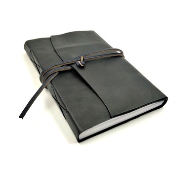 Jurnal clasic negru cu coperta din piele naturala Jurnal clasic negru cu coperta din piele naturala