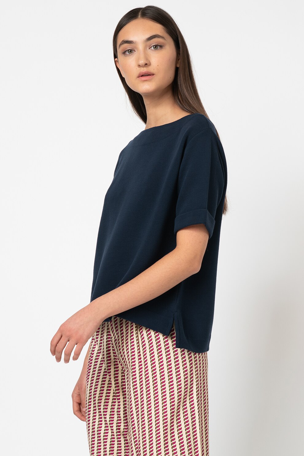 Antonia M, Bluza lejera cu terminatie asimetrica, Bleumarin