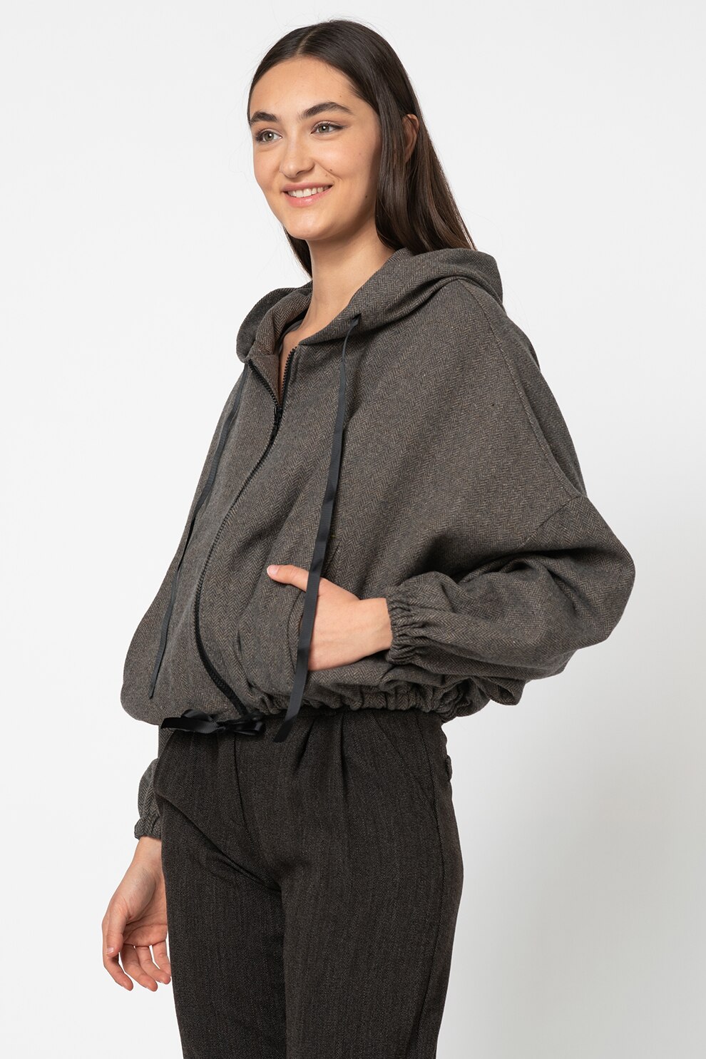 Antonia M, Hanorac lejer cu fermoar, Maro