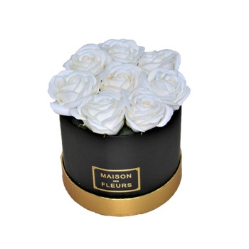 Aranjament floral cutie rotunda neagra cu 13 trandafiri de sapun albi Aranjament floral cutie rotunda neagra cu 13 trandafiri de sapun albi
