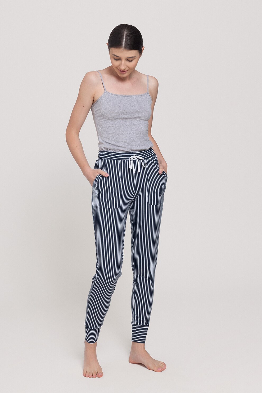 Sofiaman, Pantaloni de pijama din amestec de modal cu textura moale Urban Story, Bleumarin/Alb