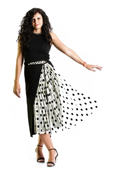 Fusta Ada Rose , neagra cu tulle , marimea 38 Fusta Ada Rose , neagra cu tulle , marimea 38