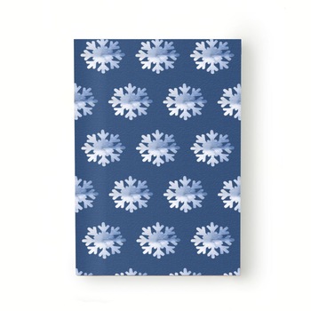 Caiet tip Agenda Heartwork cu muchie cusuta, Fulgi de zapada albastru inchis, Latime 140 mm x Inaltime 200 mm Caiet tip Agenda Heartwork cu muchie cusuta, Fulgi de zapada albastru inchis, Latime 140 mm x Inaltime 200 mm