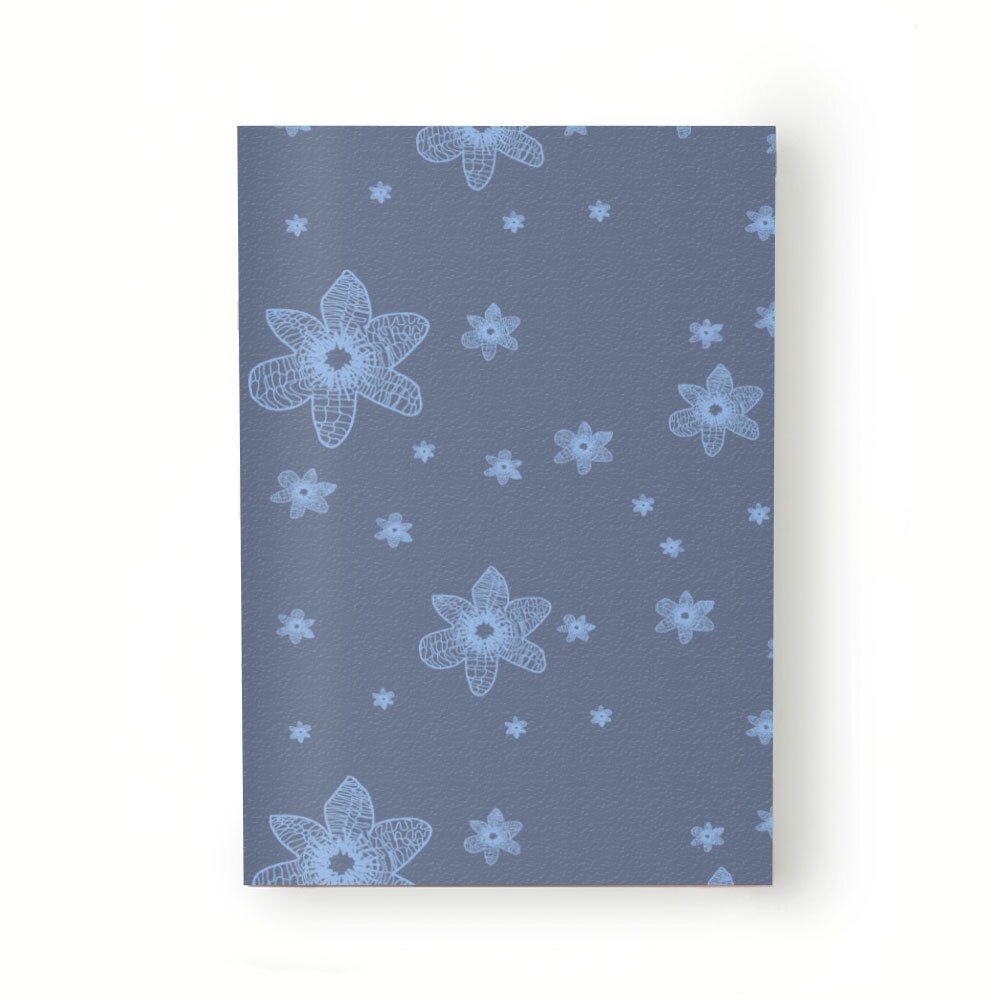 Caiet tip Agenda Heartwork cu muchie cusuta, Flori stelute contur albastru, Latime 140 mm x Inaltime 200 mm