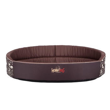 Pat oval de caine Hobbydog, maro cu inscriptii, Marimea 3 - 52x38 cm Pat oval de caine Hobbydog, maro cu inscriptii, Marimea 3 - 52x38 cm