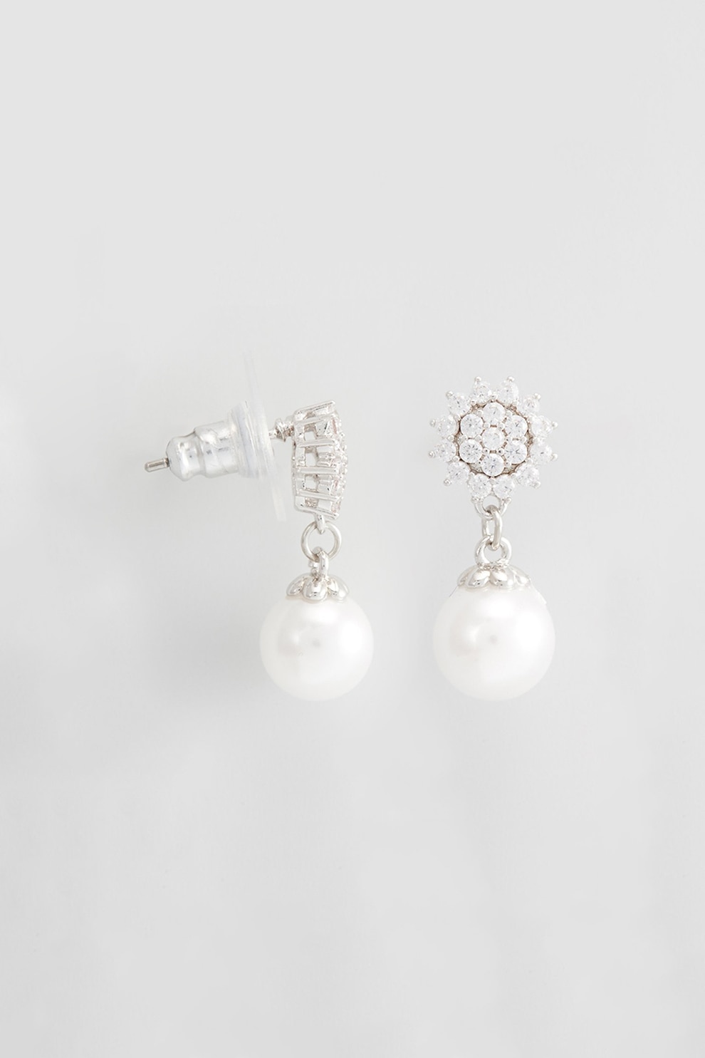 U.S. Polo Assn., Cercei drop decorati cu perle sintetice si cristale, Alb/Argintiu