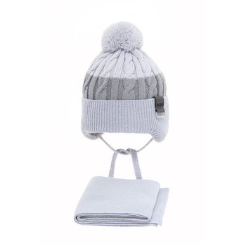 Set doua piese gri, caciula-fular, pentru bebe 40-42 cm Set doua piese gri, caciula-fular, pentru bebe 40-42 cm