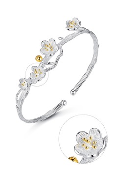 Bratara, floricele cires, argintata, fixa, diametru 6.5 cm Bratara, floricele cires, argintata, fixa, diametru 6.5 cm