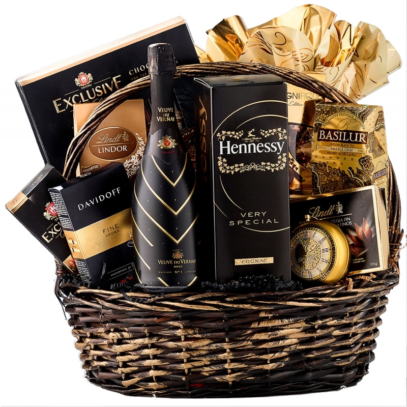 Cos elegant, Best Image, Golden Elite, cu Cognac Henessy, spumant Veuve de Vernay, praline fine, tableta de ciocolata si cafea Davidoff. Cadoul contine 12 articole.