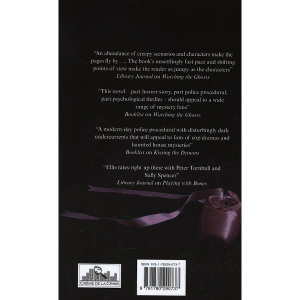 Walking by Night A Joe Police Procedural eMAG.ro