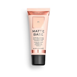 Fond de ten si baza de machiaj