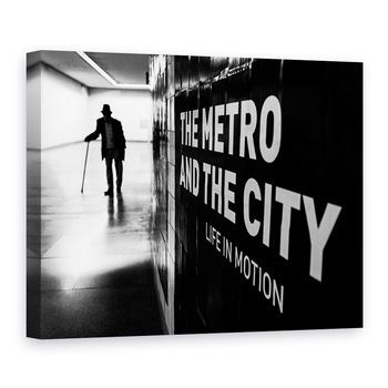 Tablou canvas - Viata in Miscare, Strada, Metro, Oras, Bata, Trestie de Zahar, Barbat, 90 x 120 cm Tablou canvas - Viata in Miscare, Strada, Metro, Oras, Bata, Trestie de Zahar, Barbat, 90 x 120 cm