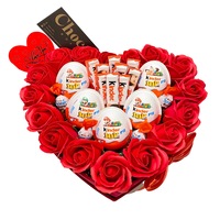 Cutie Cadou, ChocoBox, tip Inima Rosie cu Kinder Joy si Flori