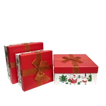 Set 3 cutii din carton patrat pentru craciun cu funda, 537 g Set 3 cutii din carton patrat pentru craciun cu funda, 537 g